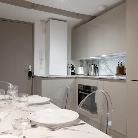 De Gamme Pres De La Cathedrale - A Pied Apartmán